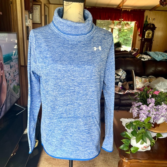 Under Armour Tops - Woman’s Under Armour cowl neck hoodie